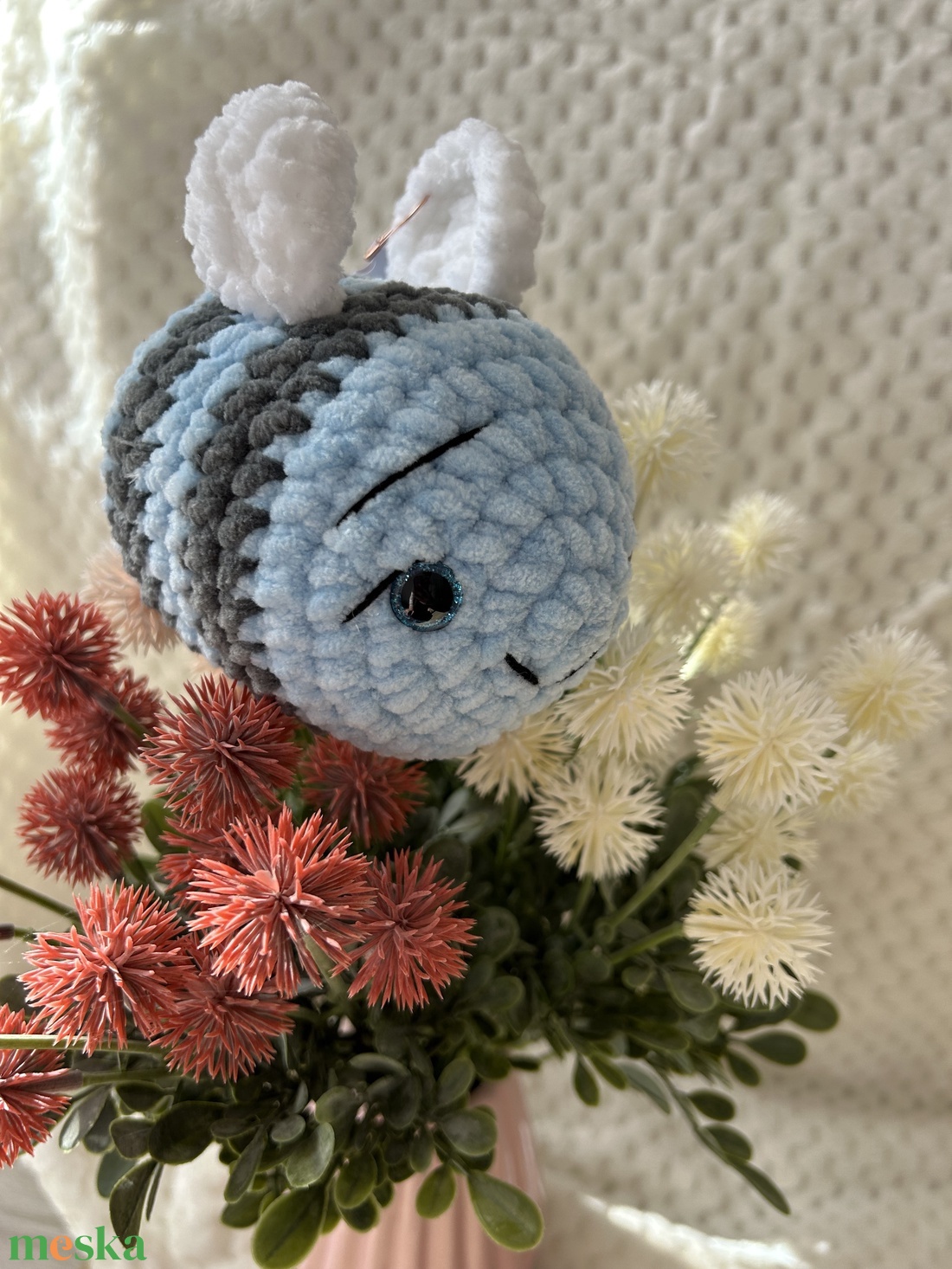 Horgolt méhecske( kék-szürke) - játék & sport - plüssállat & játékfigura - más figura - Meska.hu