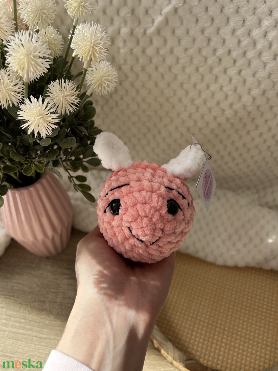 Horgolt méhecske( barack-korall) - játék & sport - plüssállat & játékfigura - más figura - Meska.hu