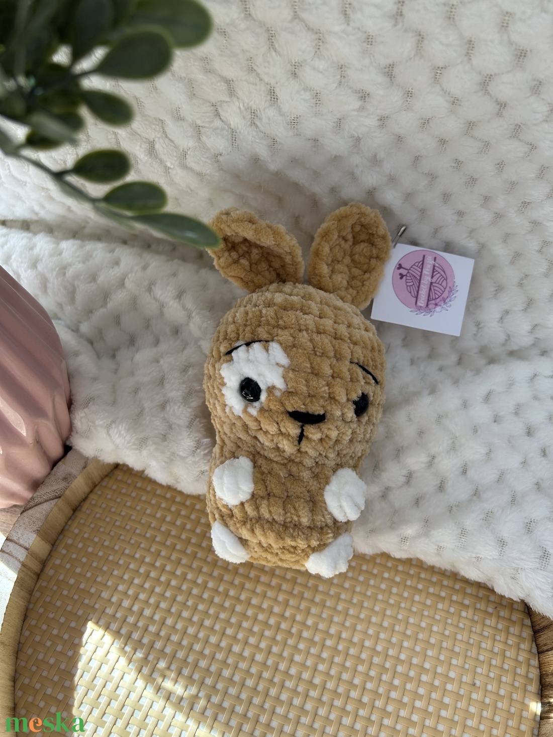 Horgolt kisnyuszi( zsemle-törtfehér) - játék & sport - plüssállat & játékfigura - nyuszi - Meska.hu