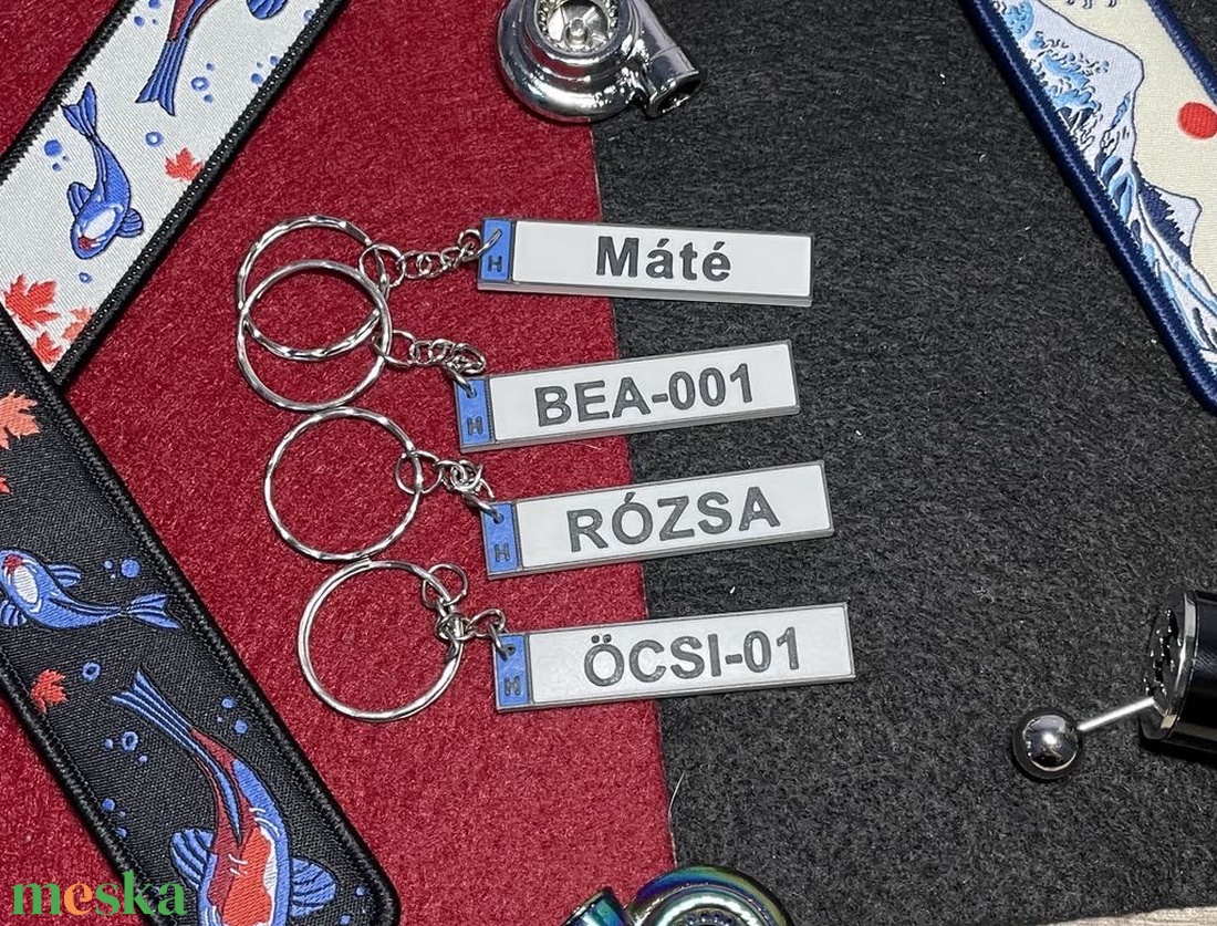 Névre szóló autós kulcstartó - táska & tok - kulcstartó & táskadísz - kulcstartó - Meska.hu