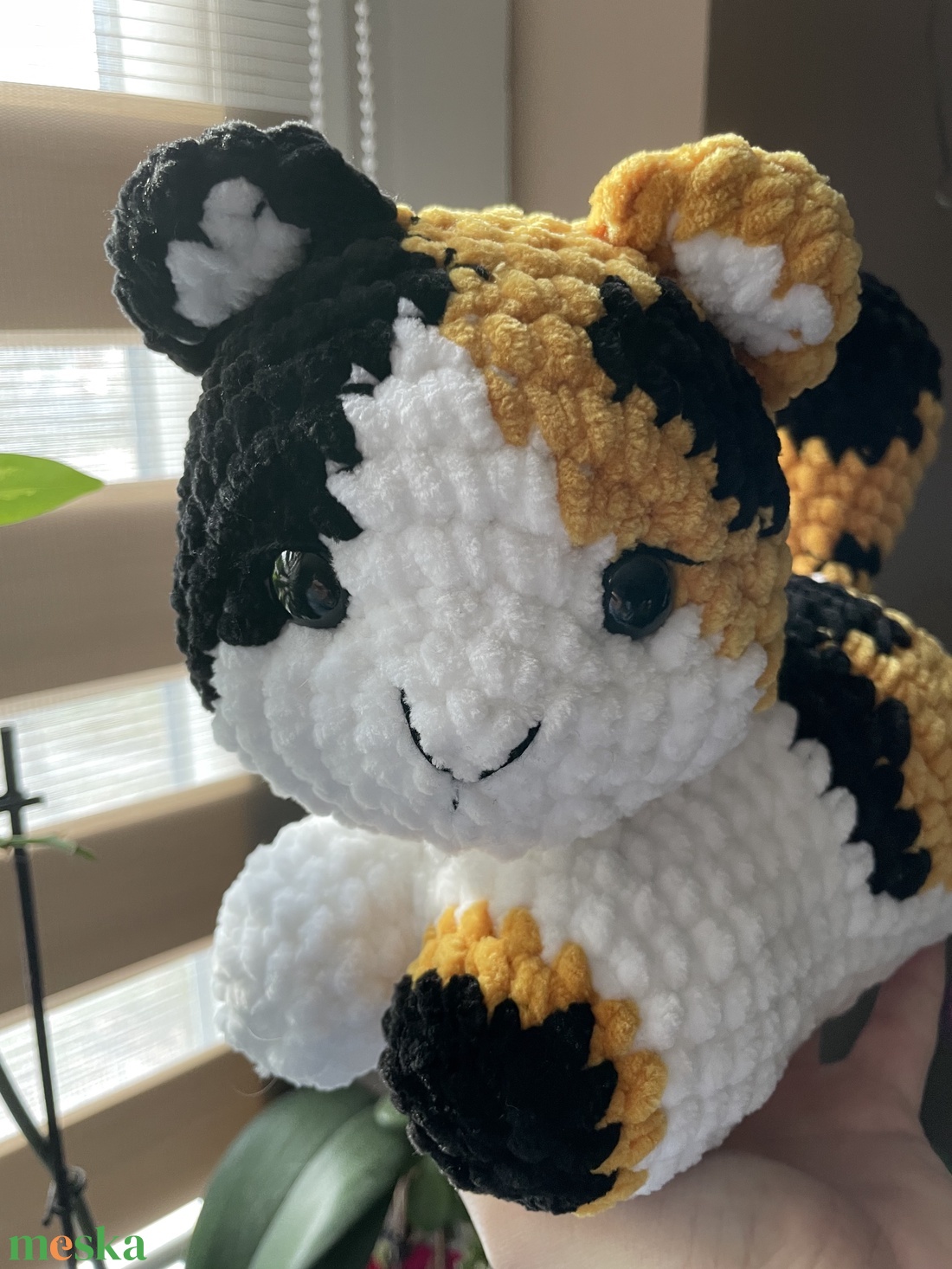 Horgolt plüss kalikó cica - játék & sport - plüssállat & játékfigura - cica - Meska.hu