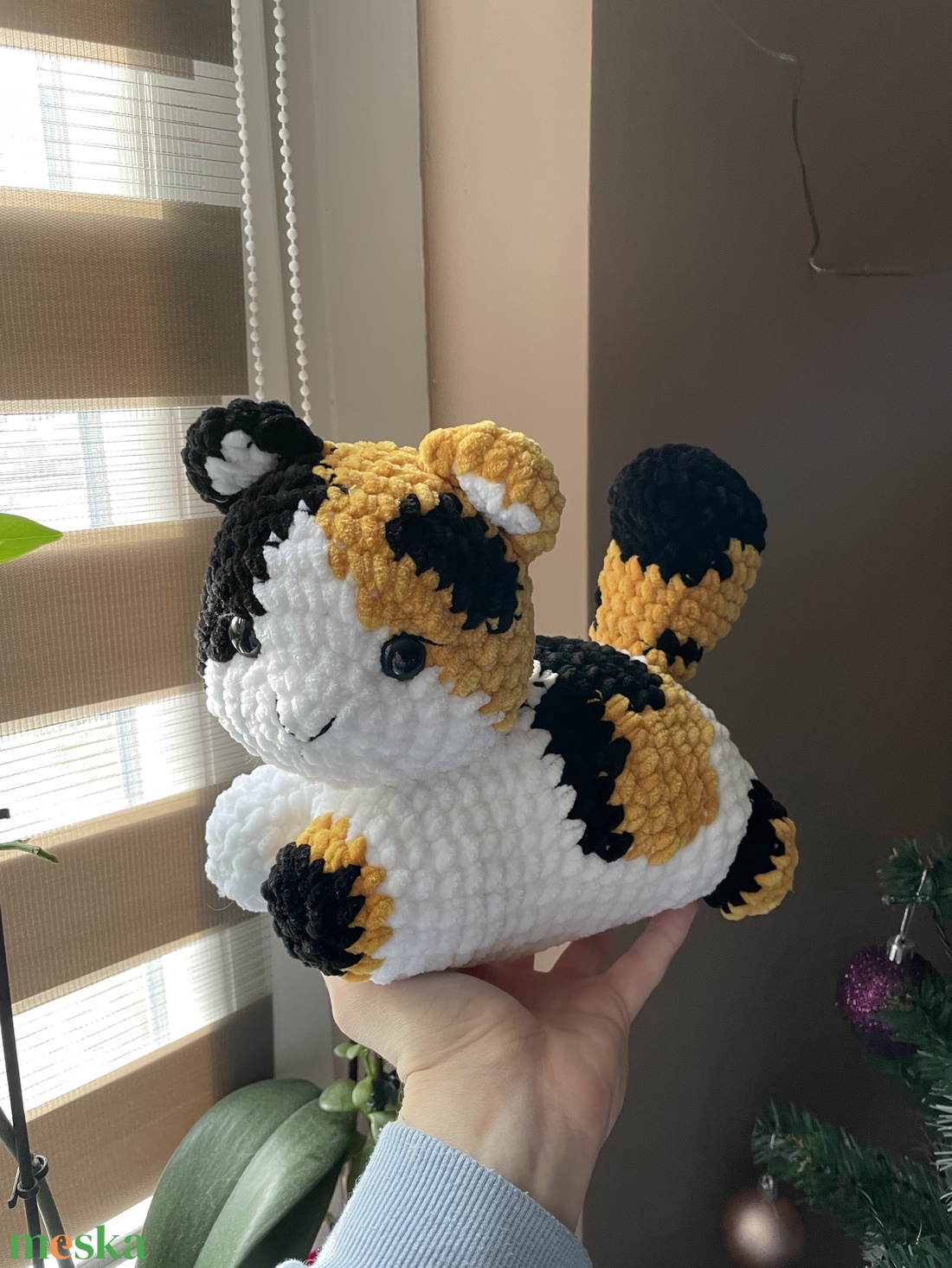 Horgolt plüss kalikó cica - játék & sport - plüssállat & játékfigura - cica - Meska.hu