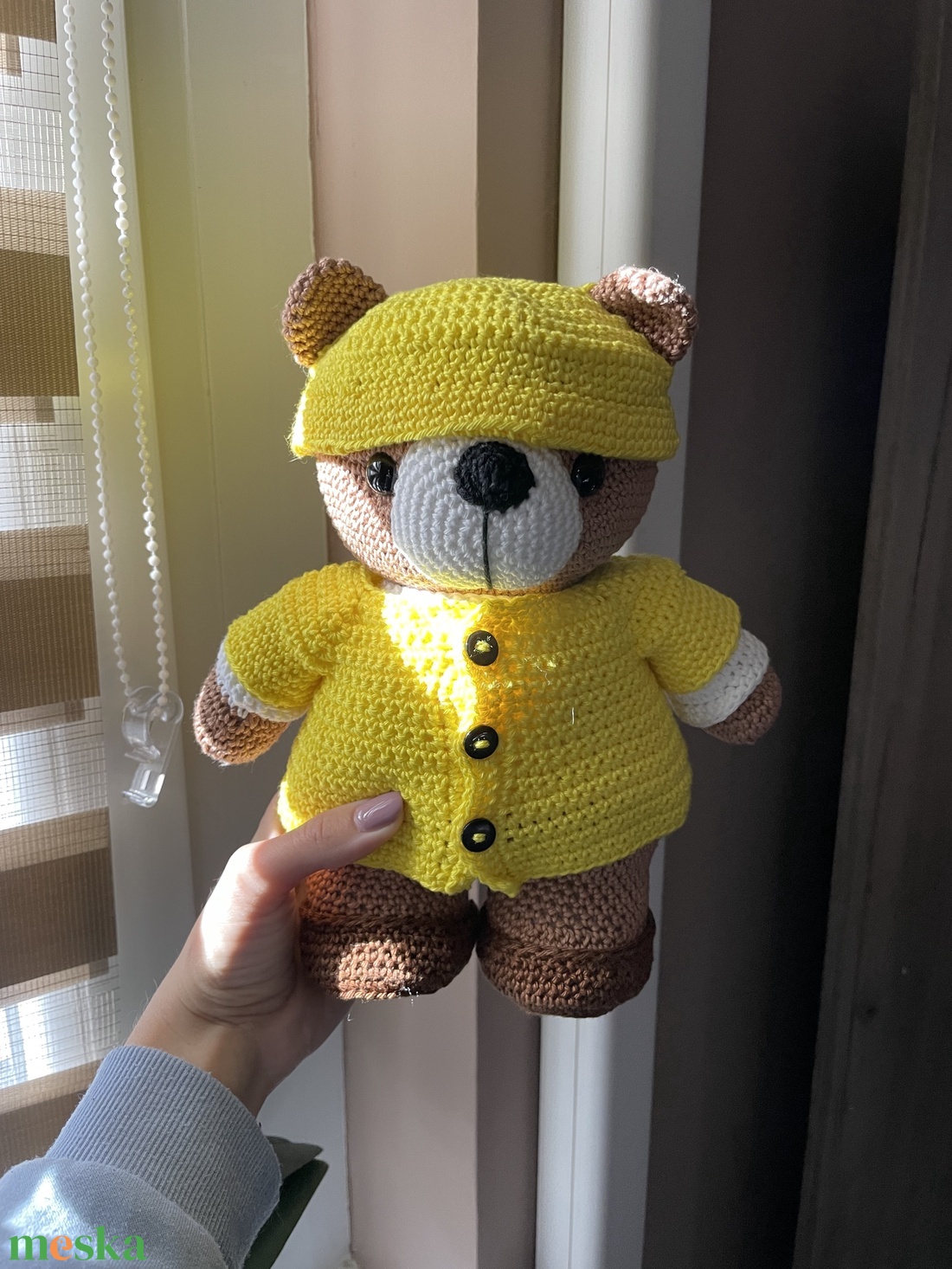 Horgolt plüss esőkabátos maci - játék & sport - plüssállat & játékfigura - maci - Meska.hu