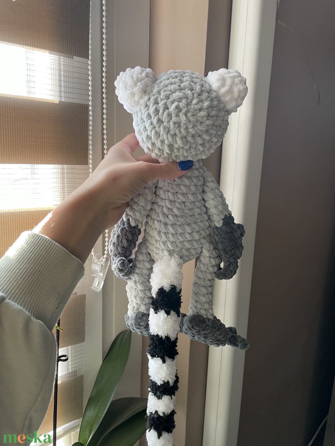 Horgolt plüss gyűrűsfarkú majom - játék & sport - plüssállat & játékfigura - majom - Meska.hu