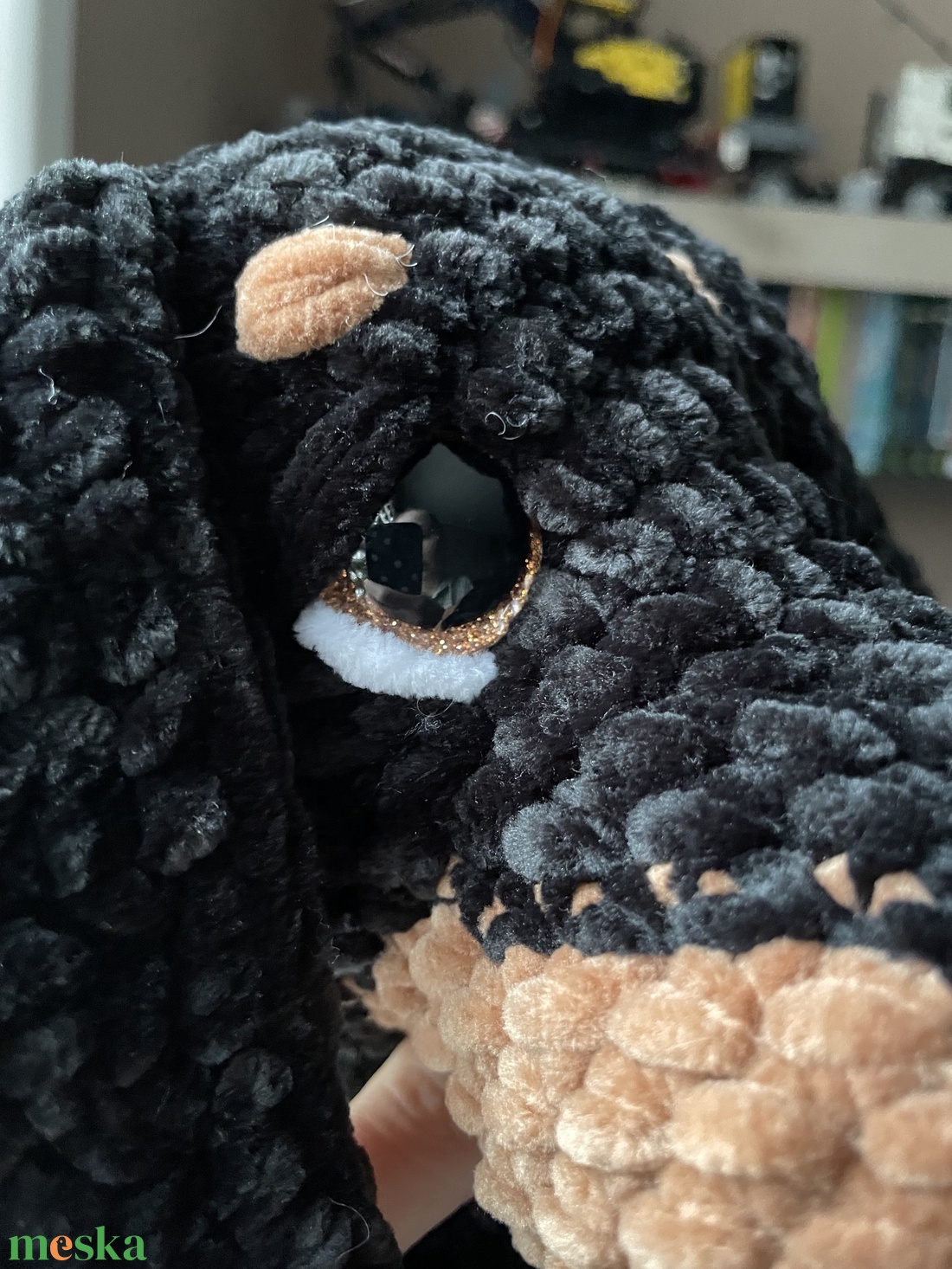 Horgolt plüss tacskó szundipajtás - játék & sport - plüssállat & játékfigura - kutya - Meska.hu