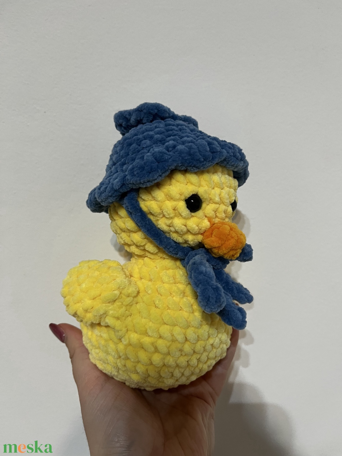 Horgolt csibe áfonya kalapban  - játék & sport - plüssállat & játékfigura - más figura - Meska.hu