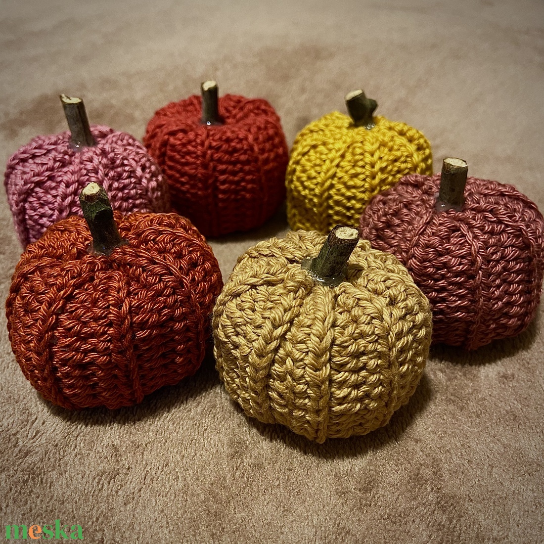 Horgolt dísztök - otthon & életmód - dekoráció - dekoratív figurák és szobrok - Meska.hu