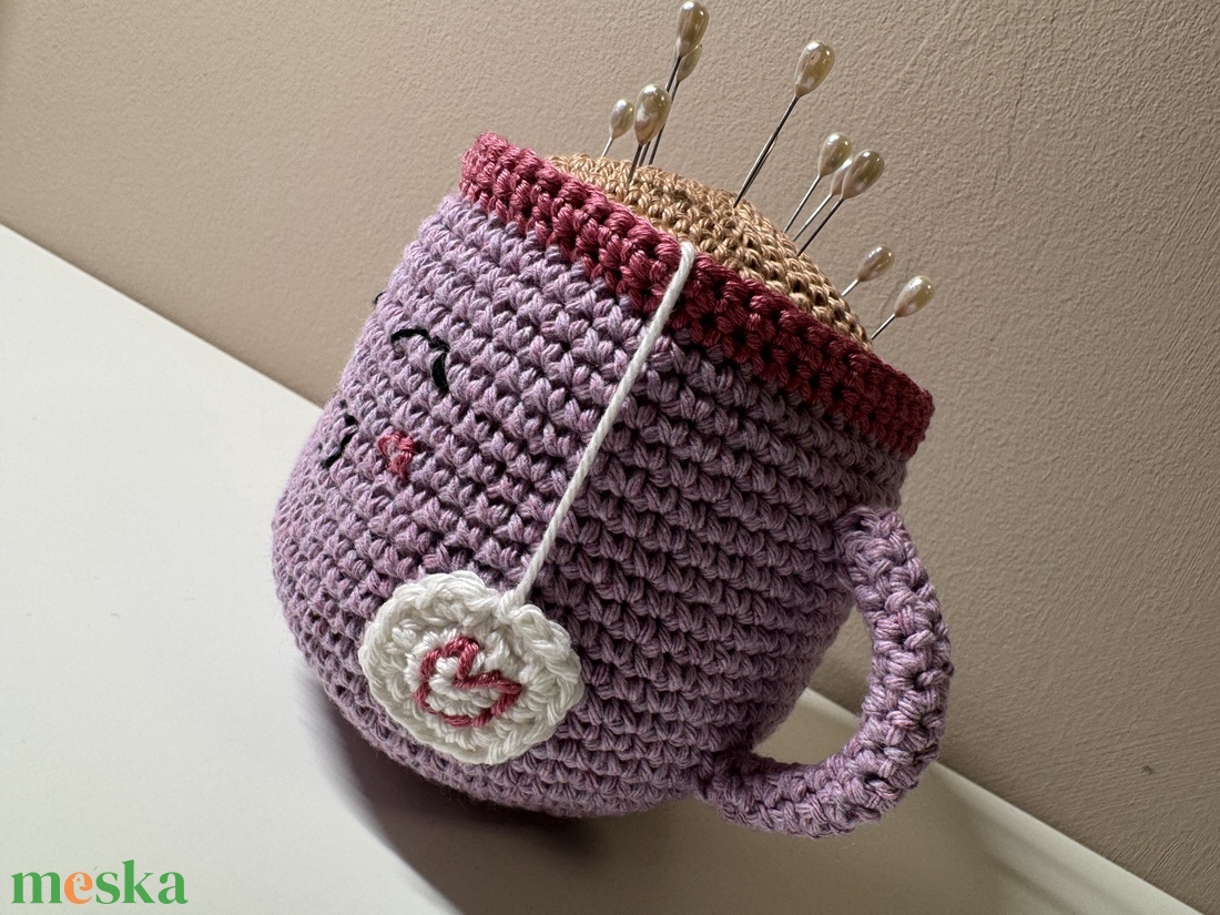 Bögre tűpárna - kellékek & szerszámok - dekorációs kellékek - figurák - Meska.hu