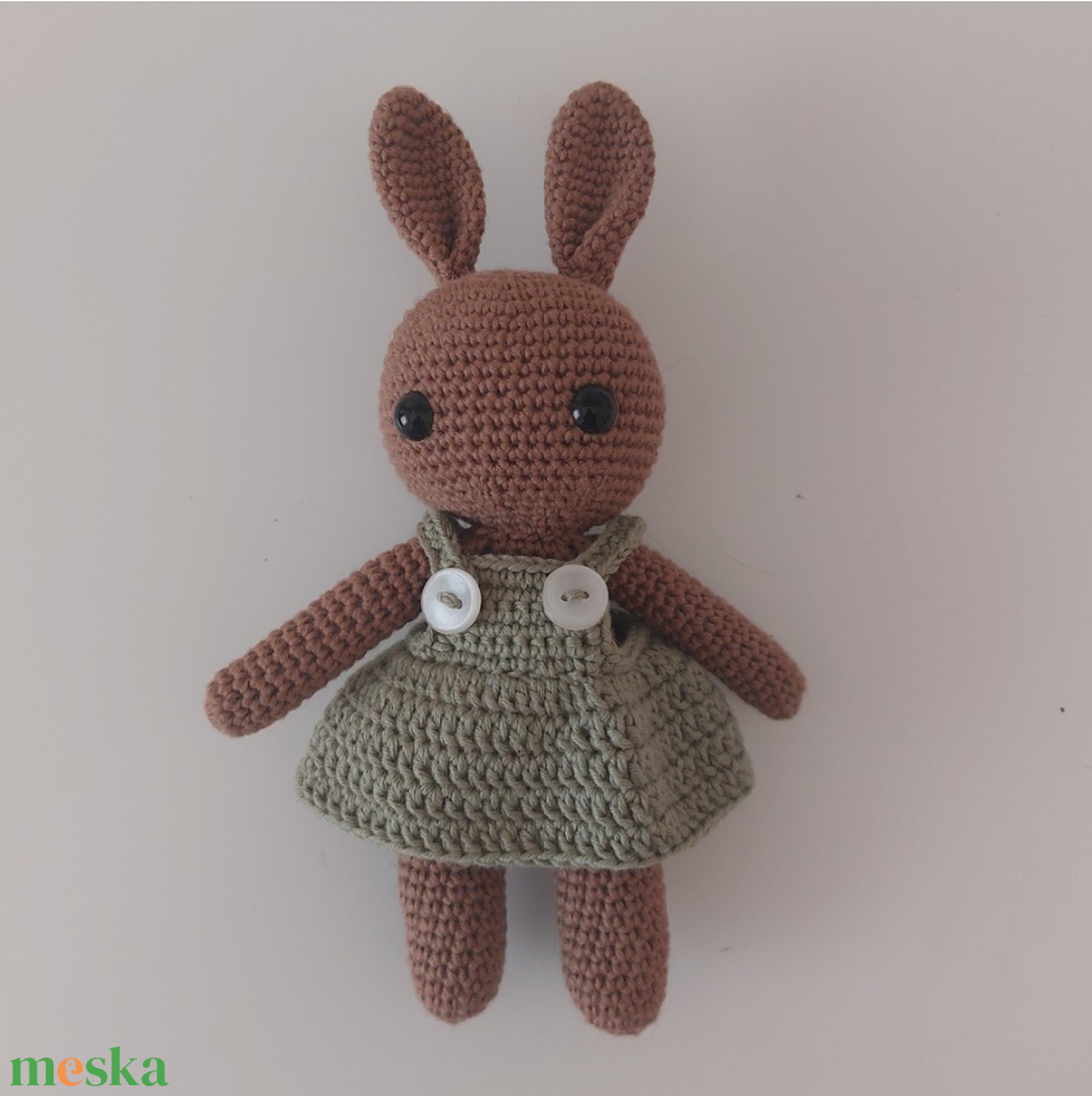 Horgolt nyuszi, kantáros szoknyával (005) - játék & sport - plüssállat & játékfigura - nyuszi - Meska.hu