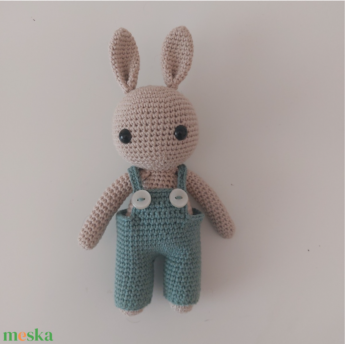 Horgolt nyuszi, kantáros nadrággal (004) - játék & sport - plüssállat & játékfigura - nyuszi - Meska.hu