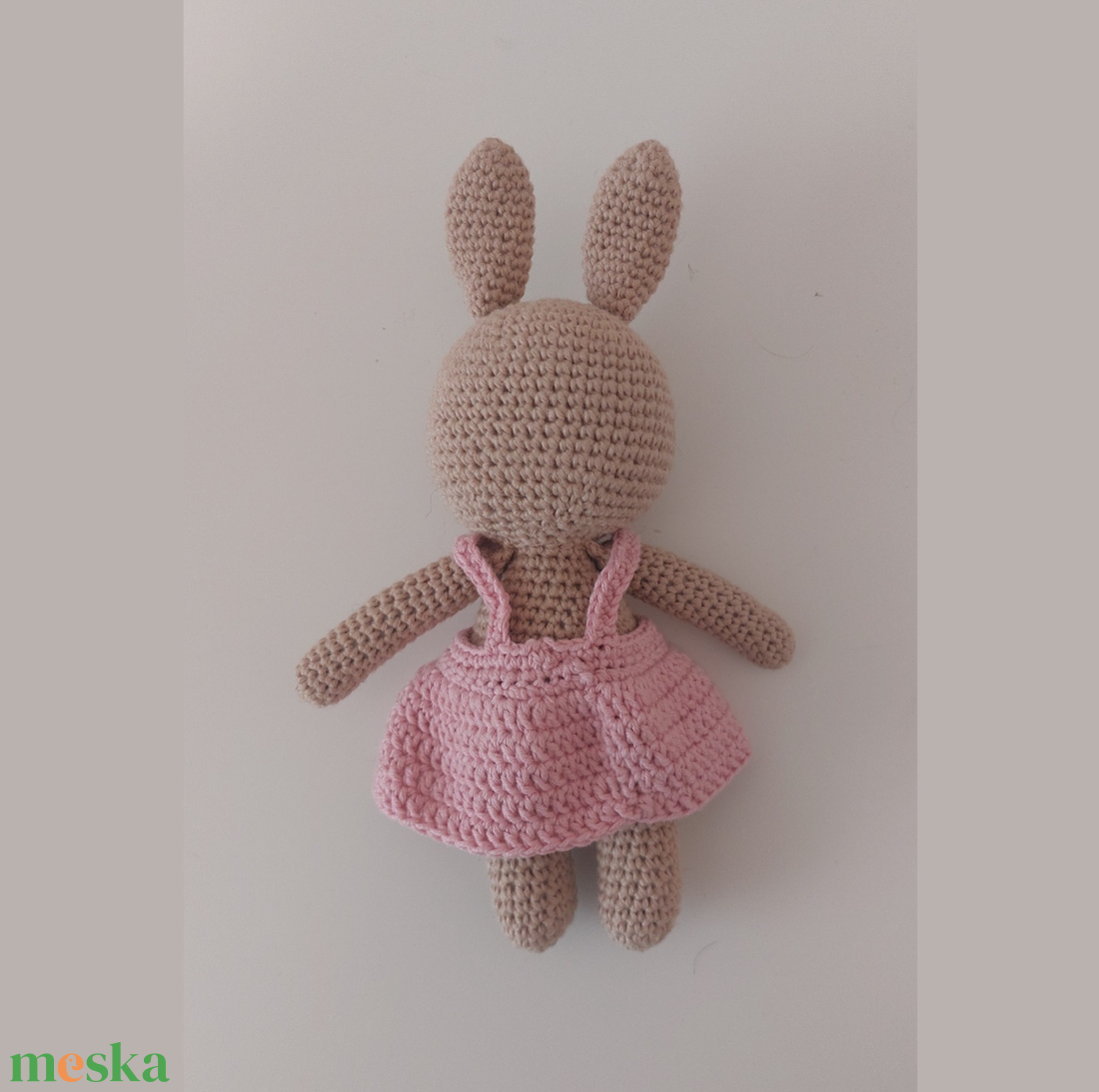 Horgolt nyuszi, kantáros szoknyával (003) - játék & sport - plüssállat & játékfigura - nyuszi - Meska.hu