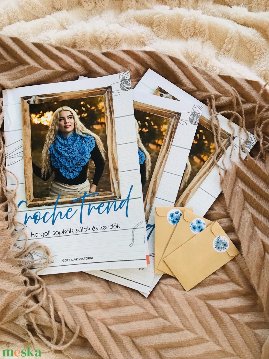 CrocheTrend � Horgolt sapkák, sálak és kendők - nyomtatott könyv - diy (csináld magad) - szabásminta, útmutató - horgolási minta - Meska.hu