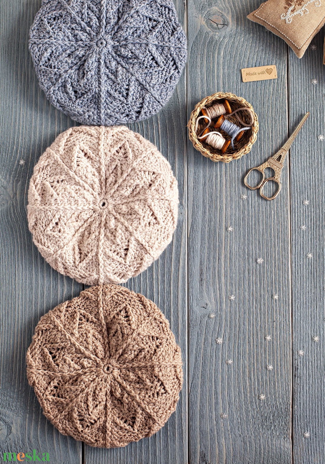 CrocheTrend � Horgolt sapkák, sálak és kendők - nyomtatott könyv - diy (csináld magad) - szabásminta, útmutató - horgolási minta - Meska.hu