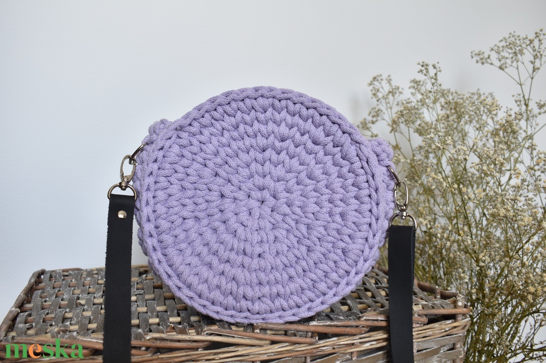 Horgolt táska - levendula  - táska & tok - kézitáska & válltáska - válltáska - Meska.hu