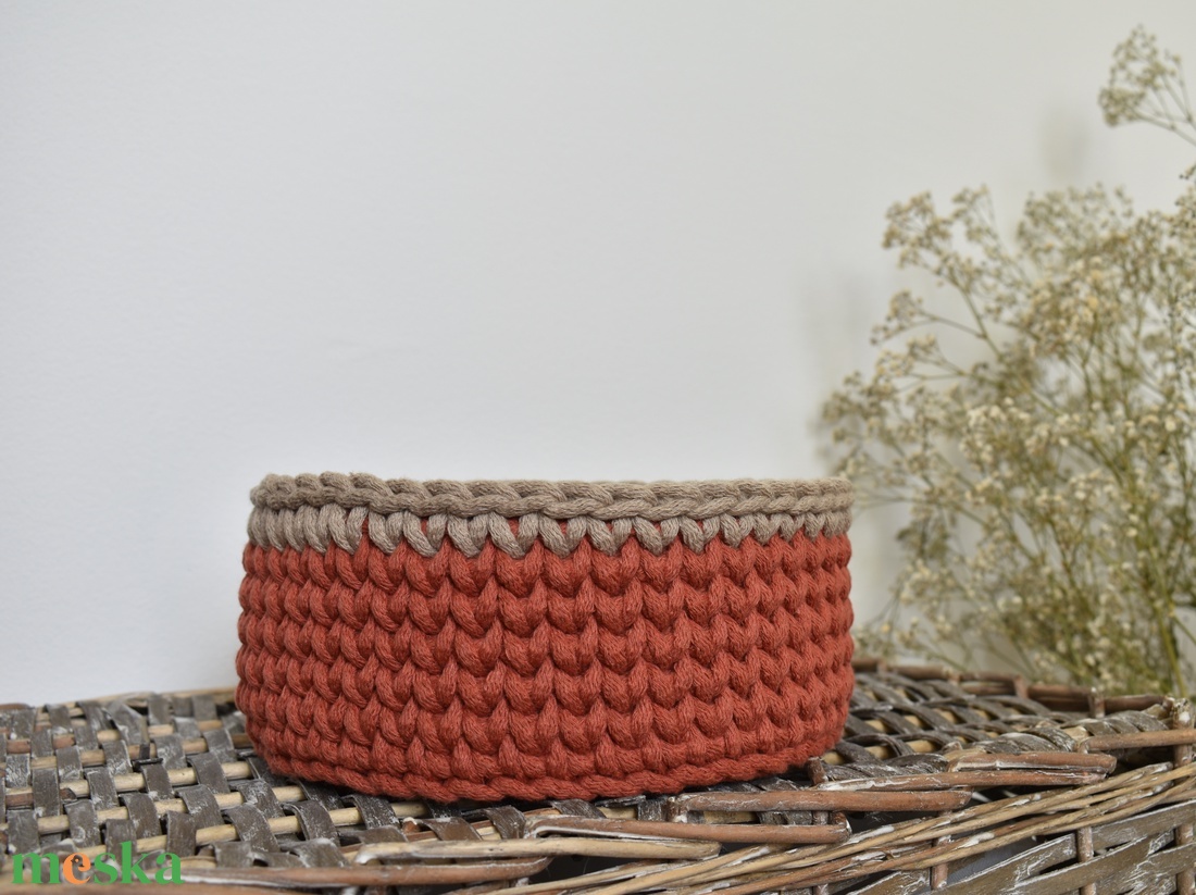 Horgolt kosár - réz  - otthon & életmód - tárolás & rendszerezés - tárolókosár - Meska.hu