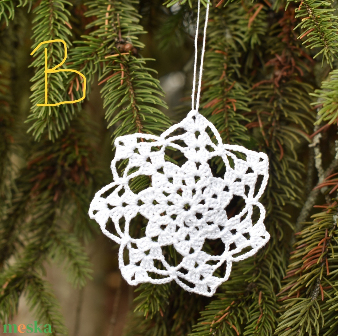 Horgolt hópehely - karácsonyfadísz  - karácsony - karácsonyi lakásdekoráció - karácsonyfadíszek - Meska.hu