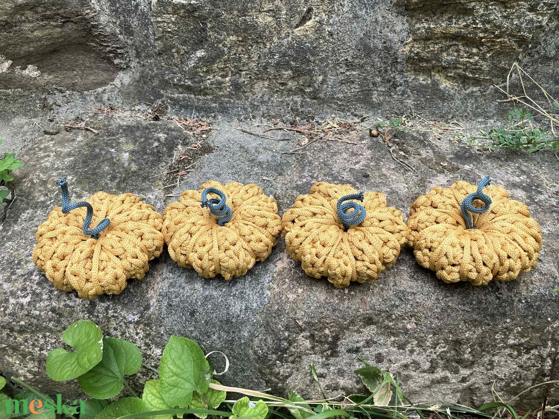 Horgolt rusztikus tök (dekoráció), mustársárga - otthon & életmód - dekoráció - halloween - halloweeni tök - Meska.hu Horgolt rusztikus tök (dekoráció), mustársárga - otthon & életmód - dekoráció - halloween - halloweeni tök - Meska.hu