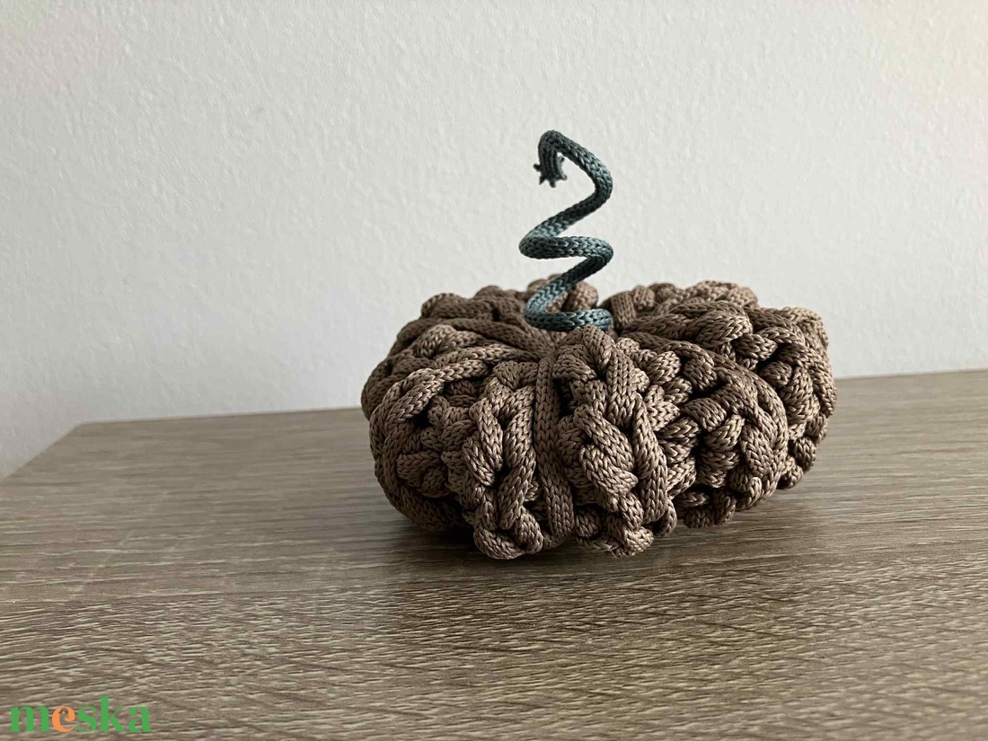 Horgolt rusztikus tök (dekoráció), mokka - kellékek & szerszámok - dekorációs kellékek - őszi dekor - őszi dekortök - Meska.hu
