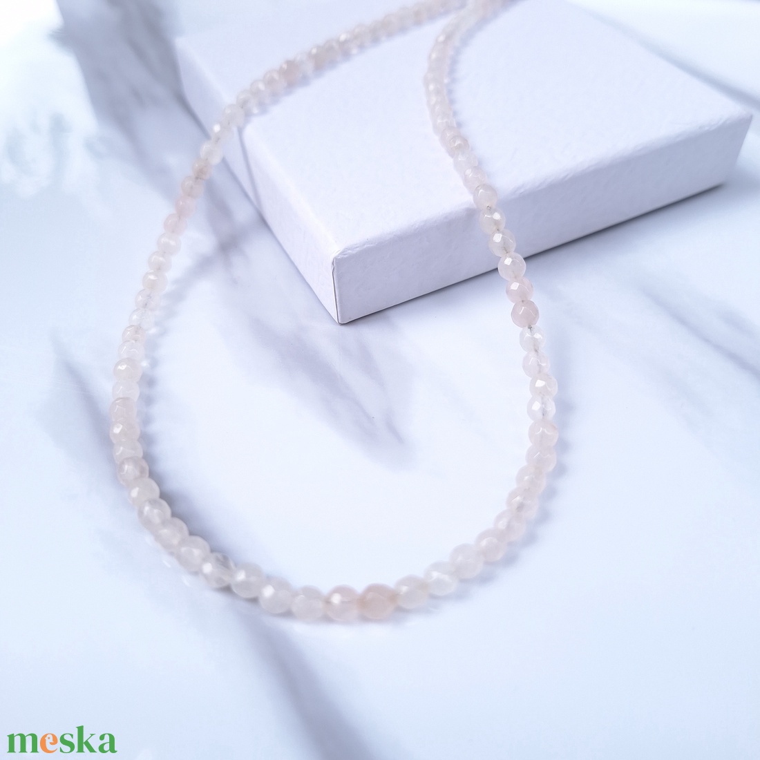 Fazettált rózsakvarc ásvány nyaklánc - ékszer - nyaklánc - gyöngyös nyaklánc - Meska.hu