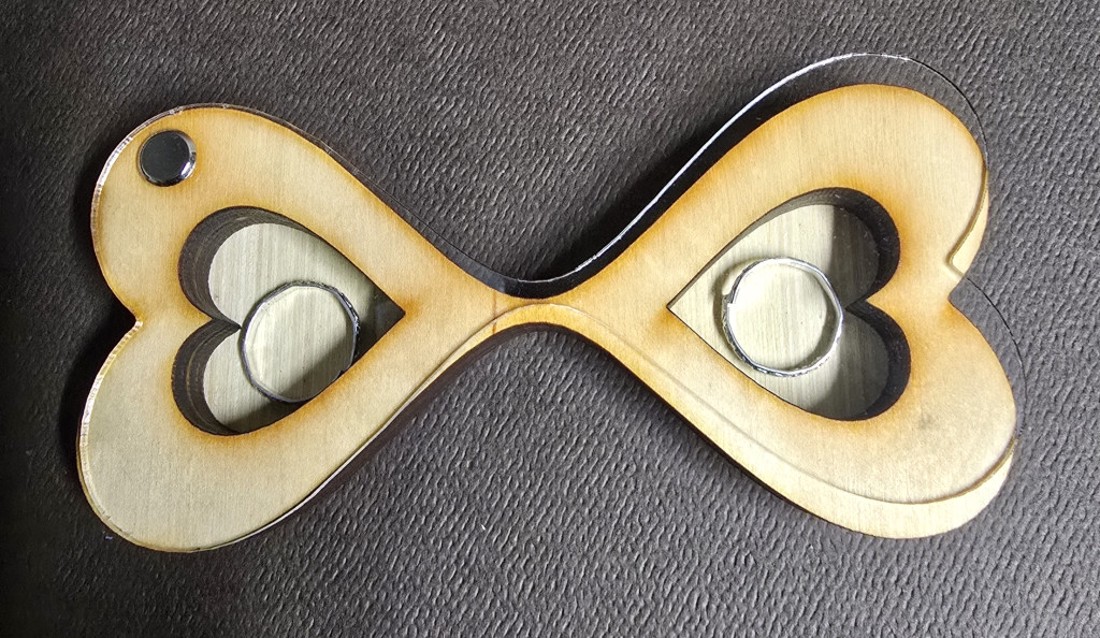 Egyedi végtelen fa gyűrűtartó doboz, plexivel - esküvő - kiegészítők - gyűrűtartó & gyűrűpárna - Meska.hu