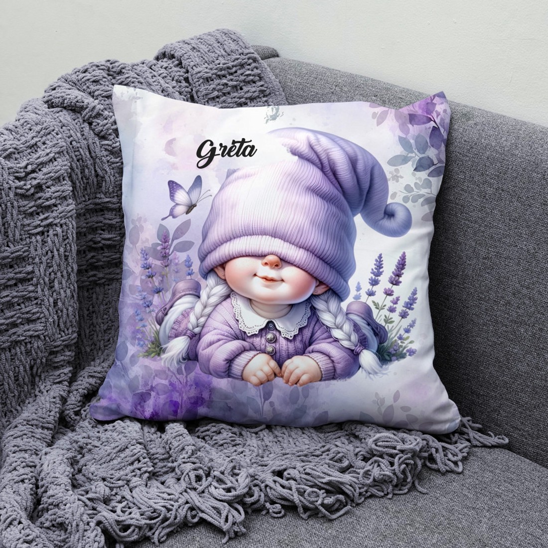 Névvel kérhető - Cuki fekvő levendulás manólány mintás párna - otthon & életmód - lakástextil - párna & párnahuzat - díszpárna (belsővel együtt) - Meska.hu