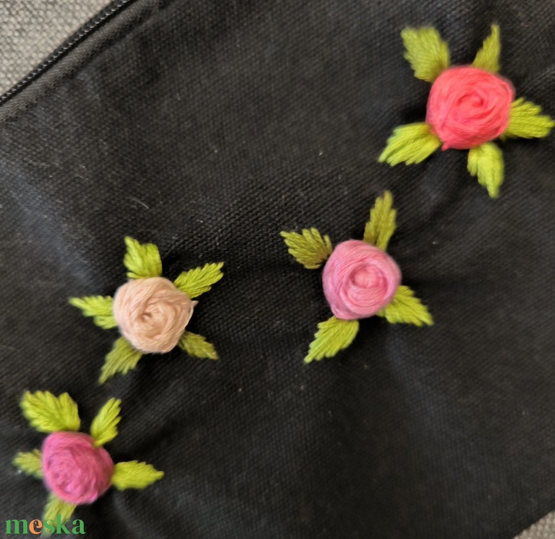 K�zzel hîmzett kozmetikai t�ska - táska & tok - neszesszer - Meska.hu