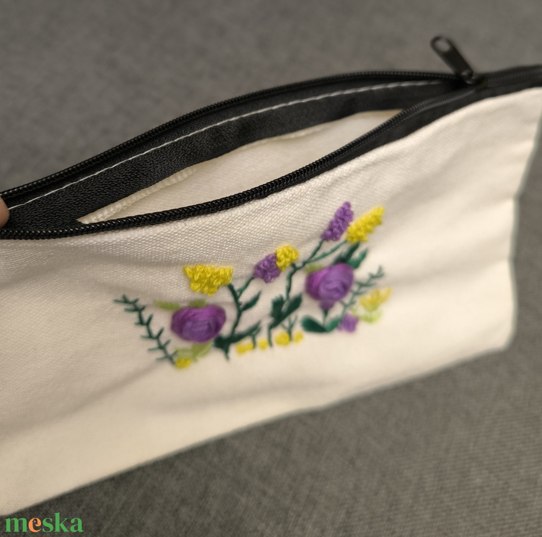 K�zzel hîmzett kozmetikai t�ska - táska & tok - neszesszer - Meska.hu