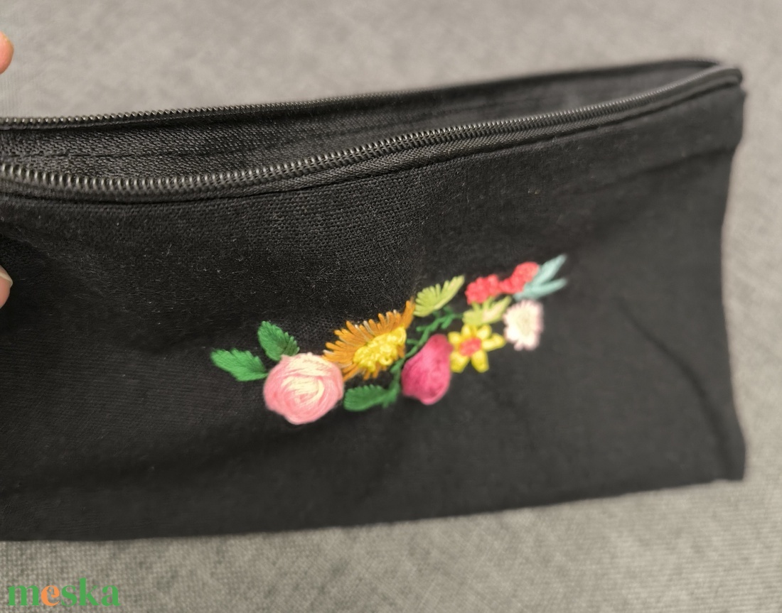 K�zzel hîmzett kozmetikai t�ska - táska & tok - neszesszer - Meska.hu