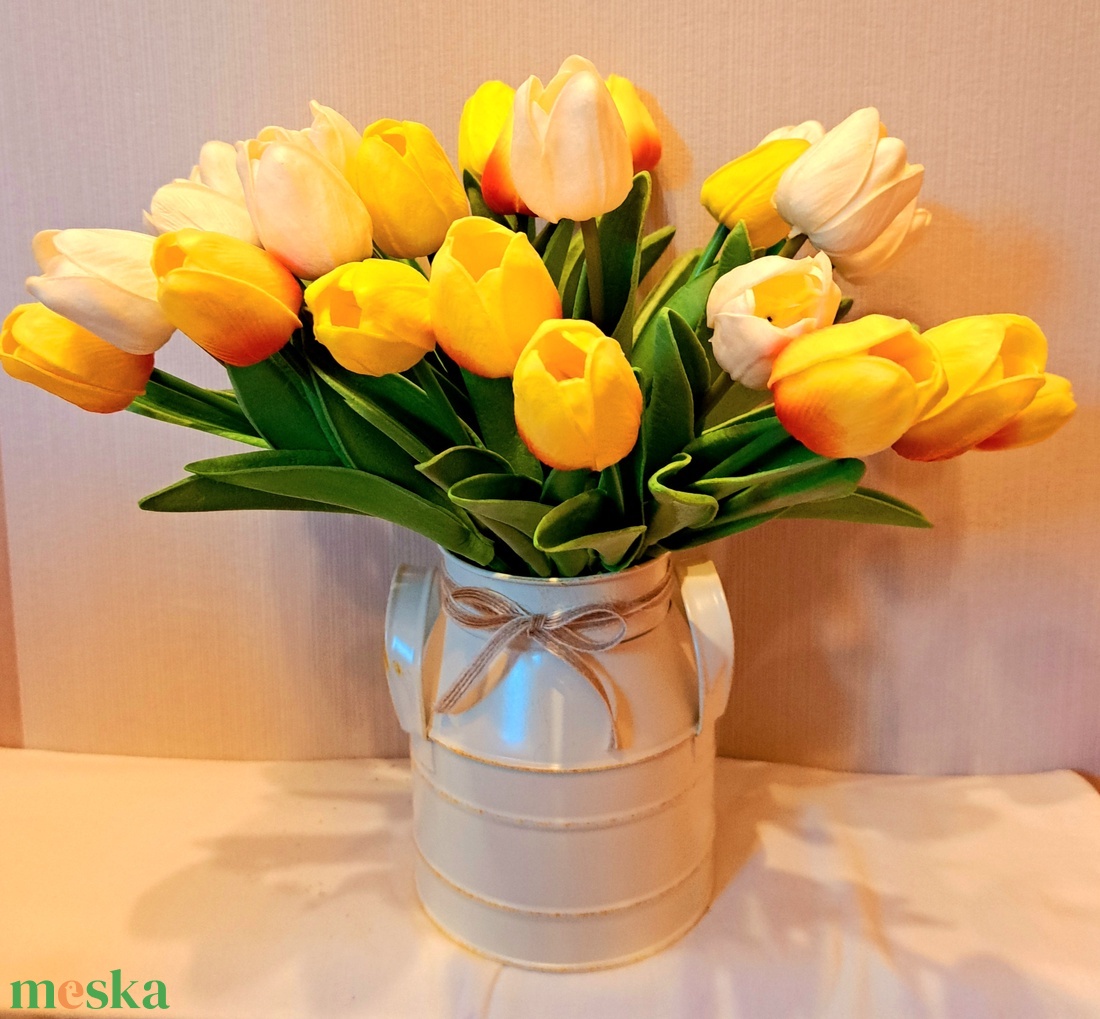 22 szál tulipán bádog kannában - otthon & életmód - dekoráció - asztal és polc dekoráció - asztaldísz - Meska.hu