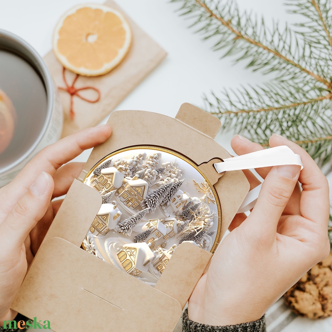 Fehérarany karácsonyfadísz csillagos díszítőmintával - karácsony - karácsonyi lakásdekoráció - karácsonyi lakásdíszek - Meska.hu