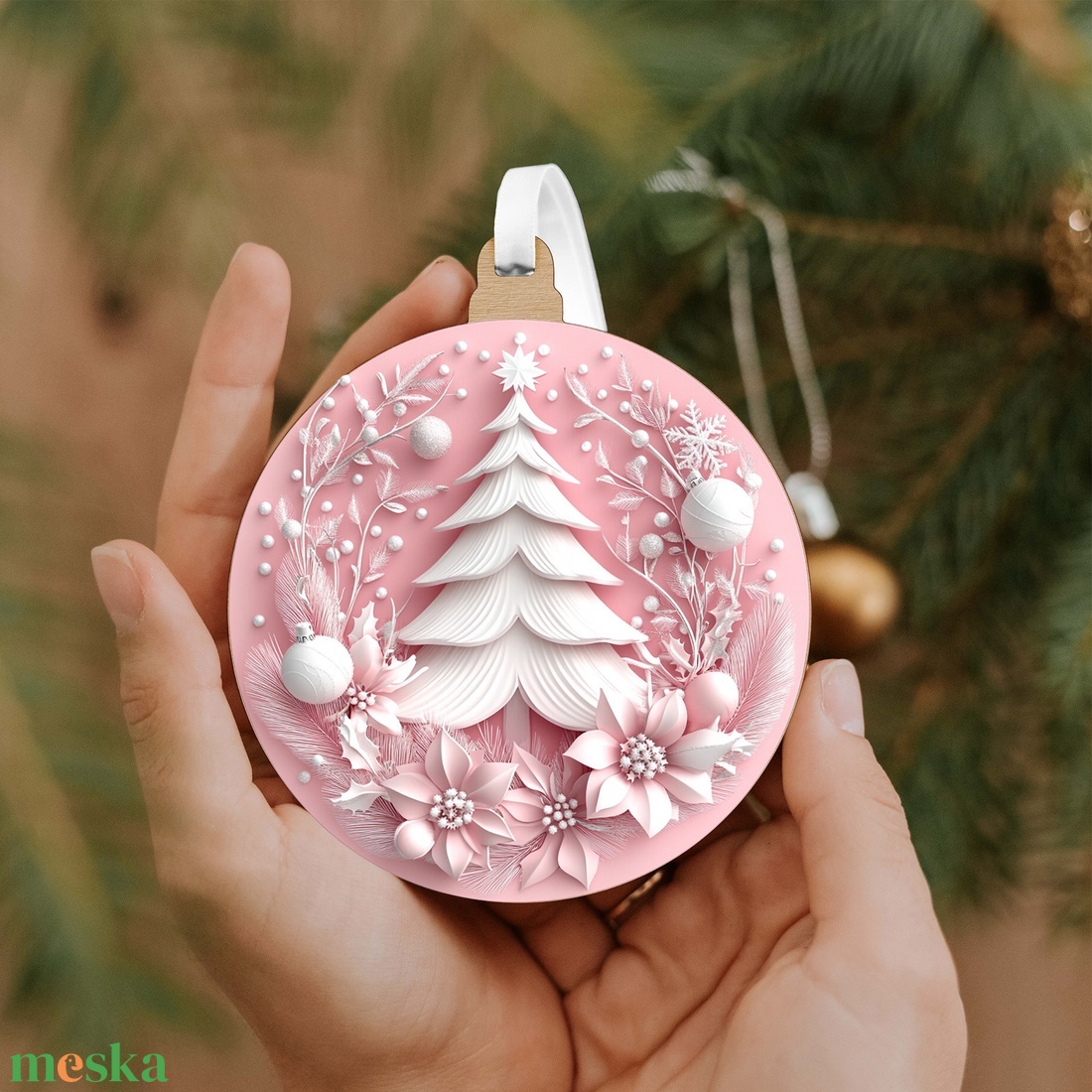 Rózsaszín karácsonyfadísz fehér fenyővel és téli motívumokkal - karácsony - karácsonyi lakásdekoráció - karácsonyfadíszek - Meska.hu