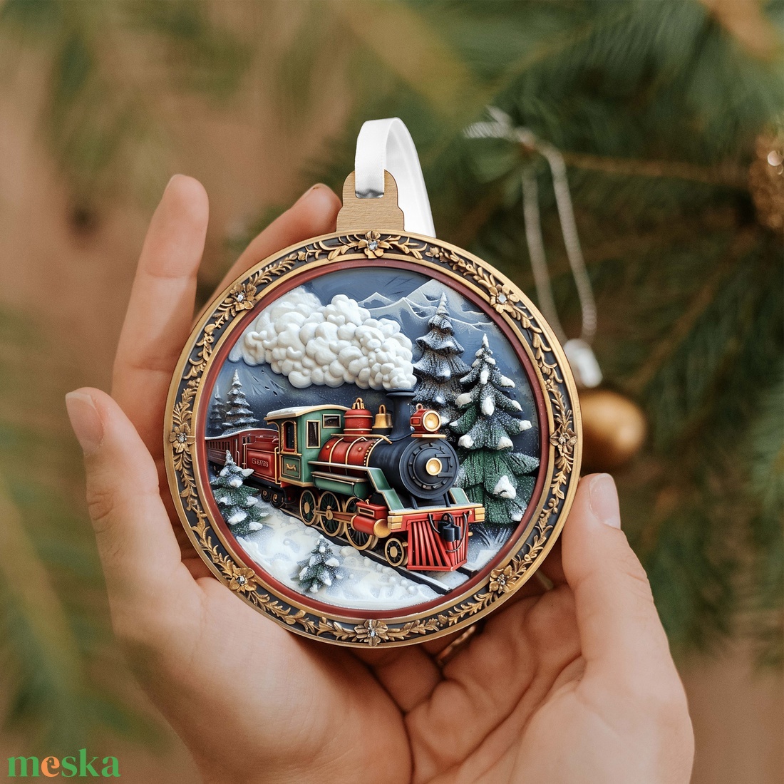 Téli karácsonyfadísz klasszikus piroszöld gőzmozdonnyal és havas fenyőkkel - karácsony - karácsonyi lakásdekoráció - karácsonyfadíszek - Meska.hu