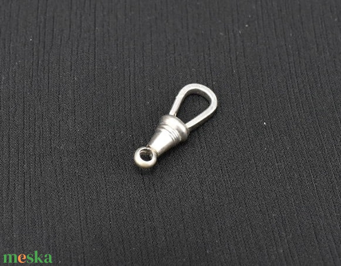 Karabiner zsebóraláncra, alpakkából - ékszer - karóra és ékszeróra - zsebóra - Meska.hu Karabiner zsebóraláncra, alpakkából - ékszer - karóra és ékszeróra - zsebóra - Meska.hu