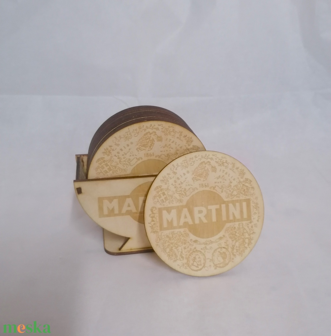 Martini poháralátét (14 db) és tartó - otthon & életmód - konyhafelszerelés, tálalás - tálalás - tányér- és poháralátét - Meska.hu Martini poháralátét (14 db) és tartó - otthon & életmód - konyhafelszerelés, tálalás - tálalás - tányér- és poháralátét - Meska.hu