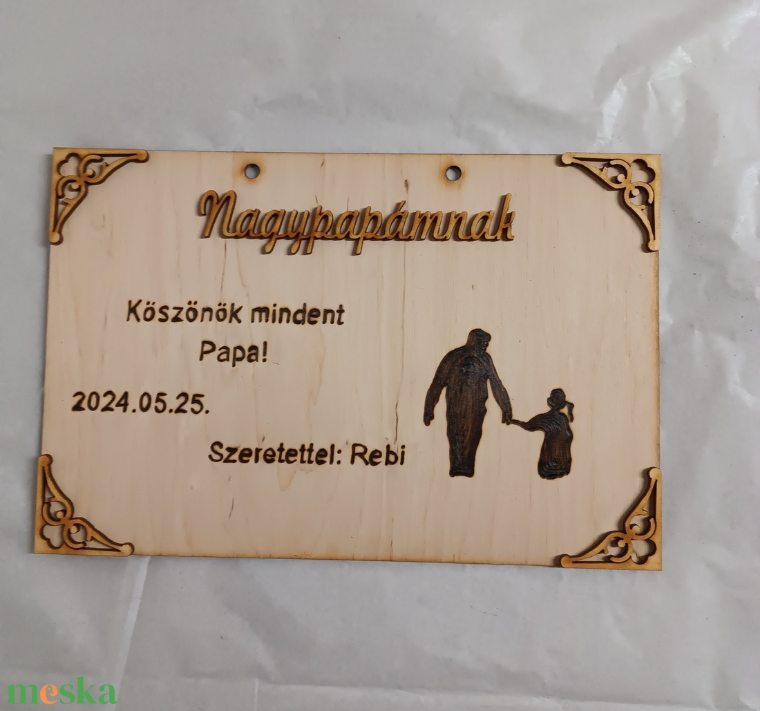 Pirográf sziluett fali fa tábla Nagypapáknak - esküvő - emlék & ajándék - szülőköszöntő ajándék - Meska.hu Pirográf sziluett fali fa tábla Nagypapáknak - esküvő - emlék & ajándék - szülőköszöntő ajándék - Meska.hu