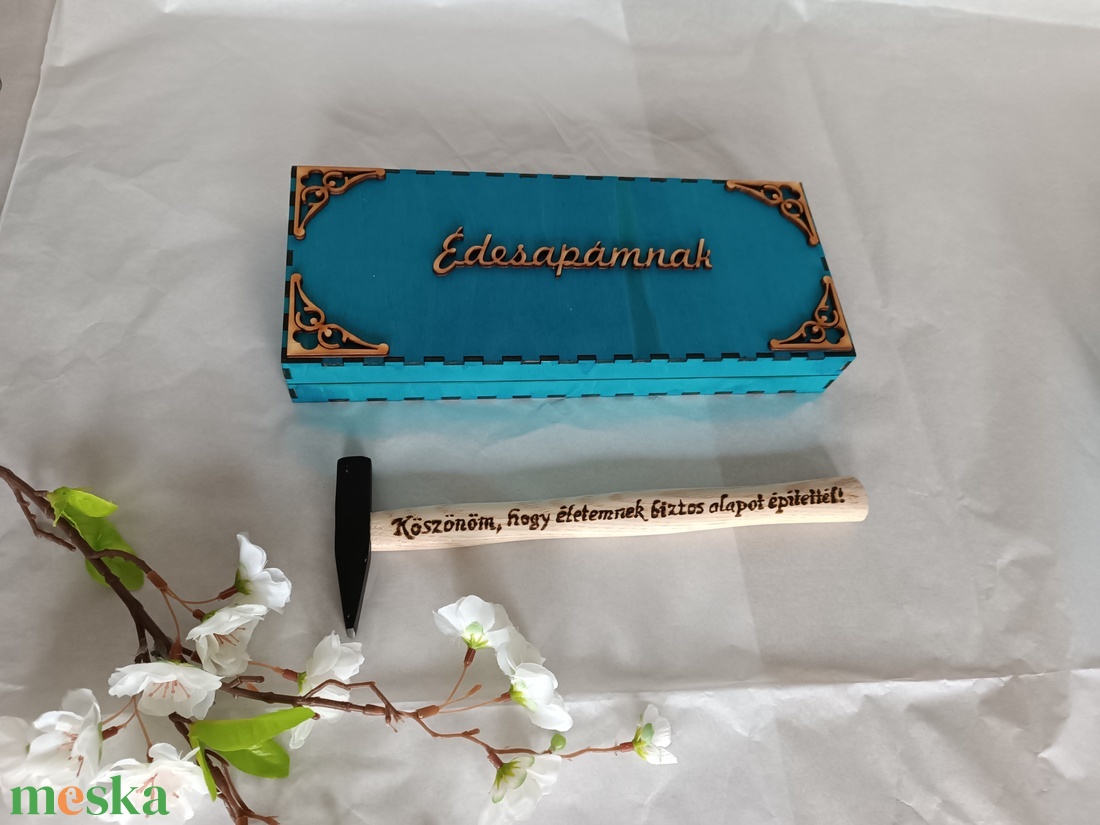 Kék álom szülőköszöntő kalapács fa dobozban Édesapáknak és Nagypapáknak - esküvő - emlék & ajándék - szülőköszöntő ajándék - Meska.hu