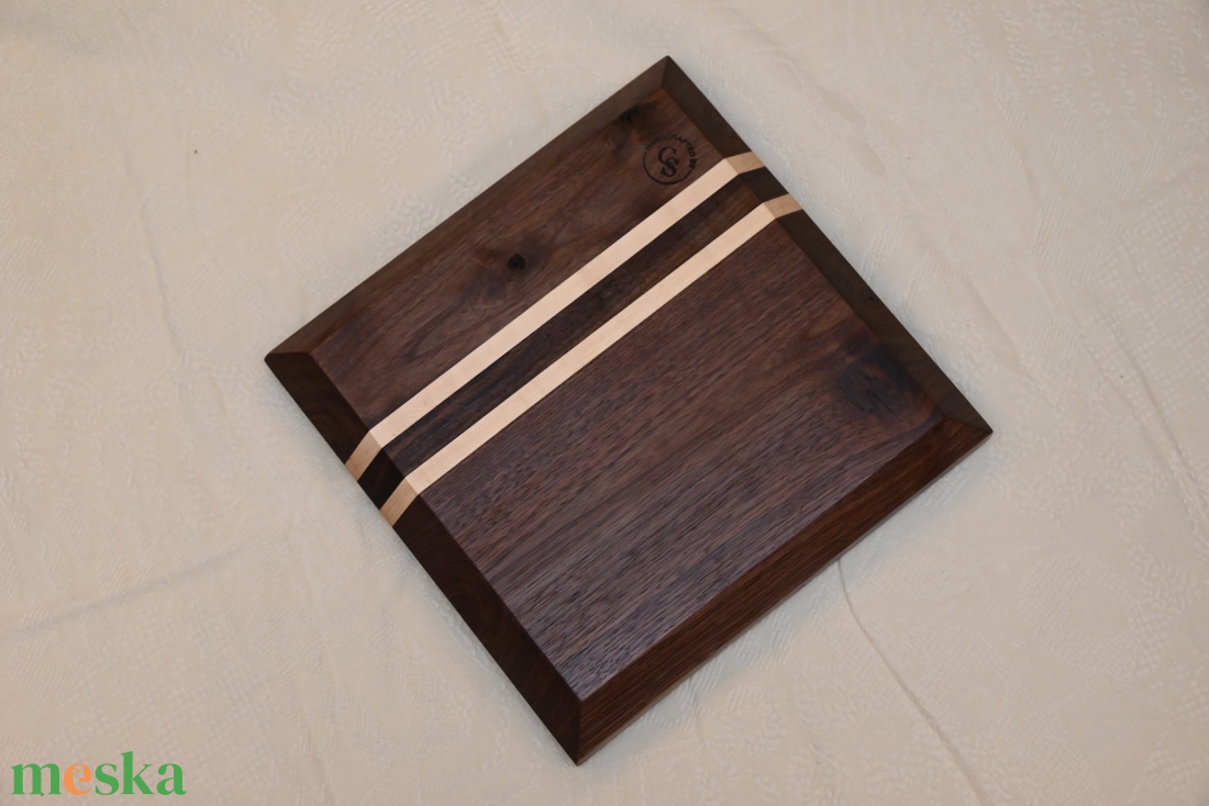 Dekoratív tálaló deszka (négyzet) - otthon & életmód - konyhafelszerelés, tálalás - sütés, főzés - vágódeszka - Meska.hu