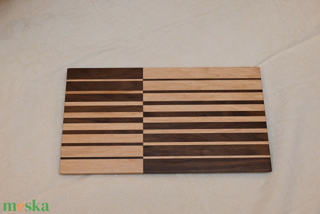 Tálaló tálca vágódeszka csíkozással (2) - otthon & életmód - konyhafelszerelés, tálalás - sütés, főzés - vágódeszka - Meska.hu