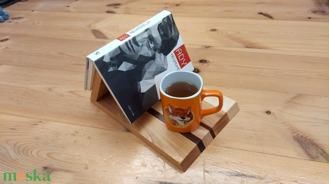 Könyv (és tea) pihentető (2) - otthon & életmód - konyhafelszerelés, tálalás - sütés, főzés - vágódeszka - Meska.hu