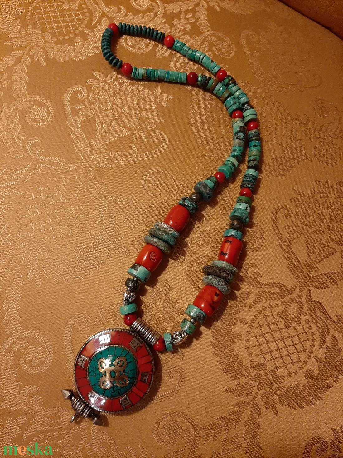 Korall-türkíz nyaklánc, nyitható tibeti ereklyetartóval (gao-val) - ékszer - nyaklánc - medálos nyaklánc - Meska.hu Korall-türkíz nyaklánc, nyitható tibeti ereklyetartóval (gao-val) - ékszer - nyaklánc - medálos nyaklánc - Meska.hu