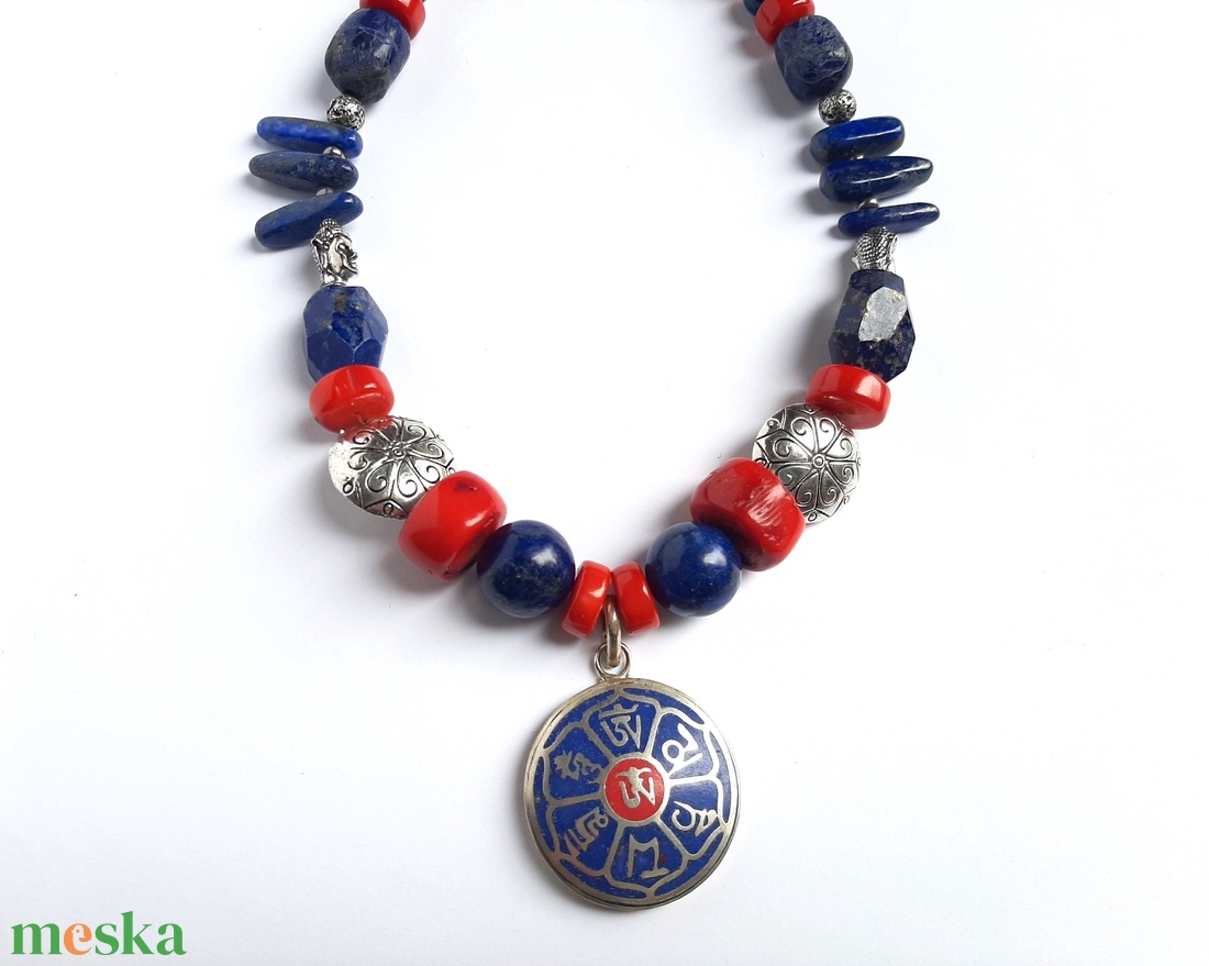 Tibeti medál - OM jellel - lápisz lazuli és korall - ékszer - nyaklánc - medál - Meska.hu