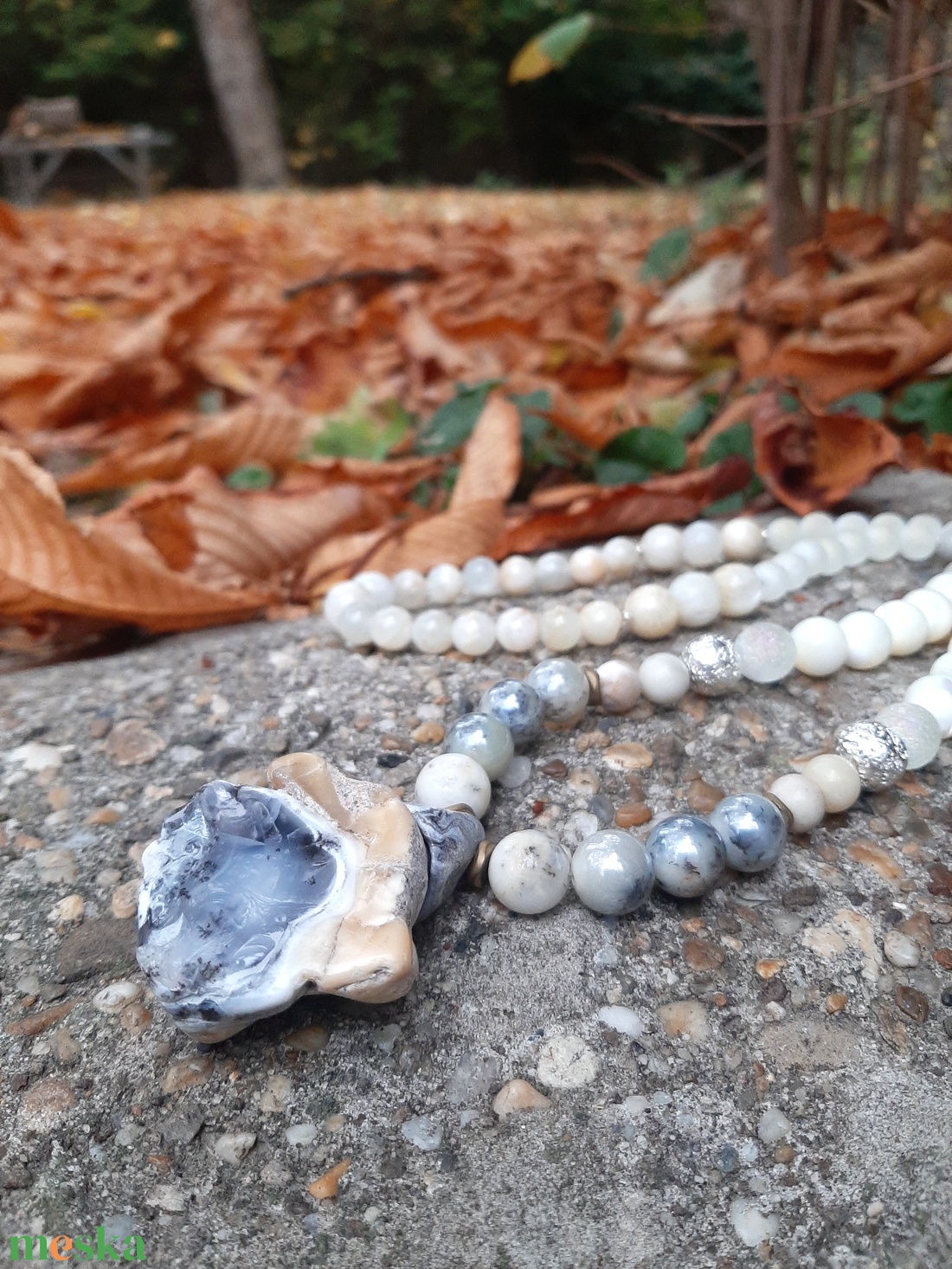  Merlinit-holdkő-kagylóhéj nyakék - ékszer - nyaklánc - hosszú nyaklánc - Meska.hu