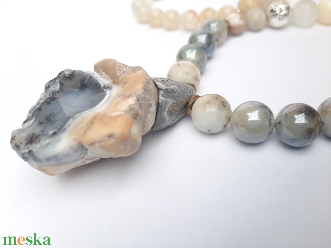  Merlinit-holdkő-kagylóhéj nyakék - ékszer - nyaklánc - hosszú nyaklánc - Meska.hu