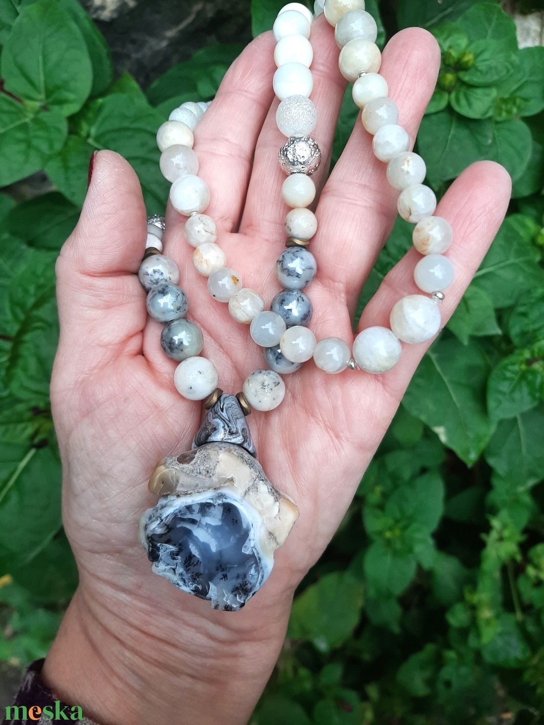  Merlinit-holdkő-kagylóhéj nyakék - ékszer - nyaklánc - hosszú nyaklánc - Meska.hu