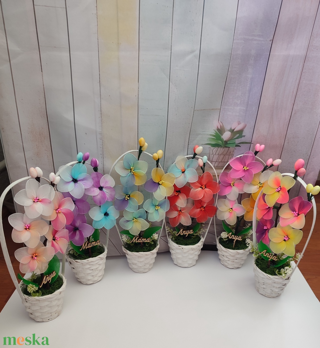 Anyák napi harisnya virág kosarak - otthon & életmód - virágdekoráció - virágdíszek - virágdísz kaspóban - Meska.hu