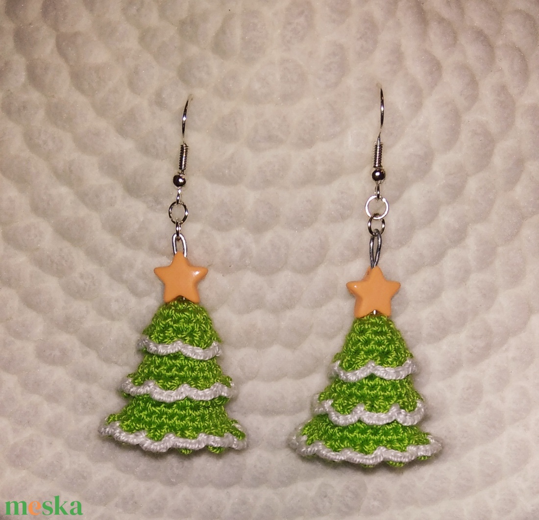 Karácsonyfa horgolt fülbevaló - ékszer - fülbevaló - lógó fülbevaló - Meska.hu