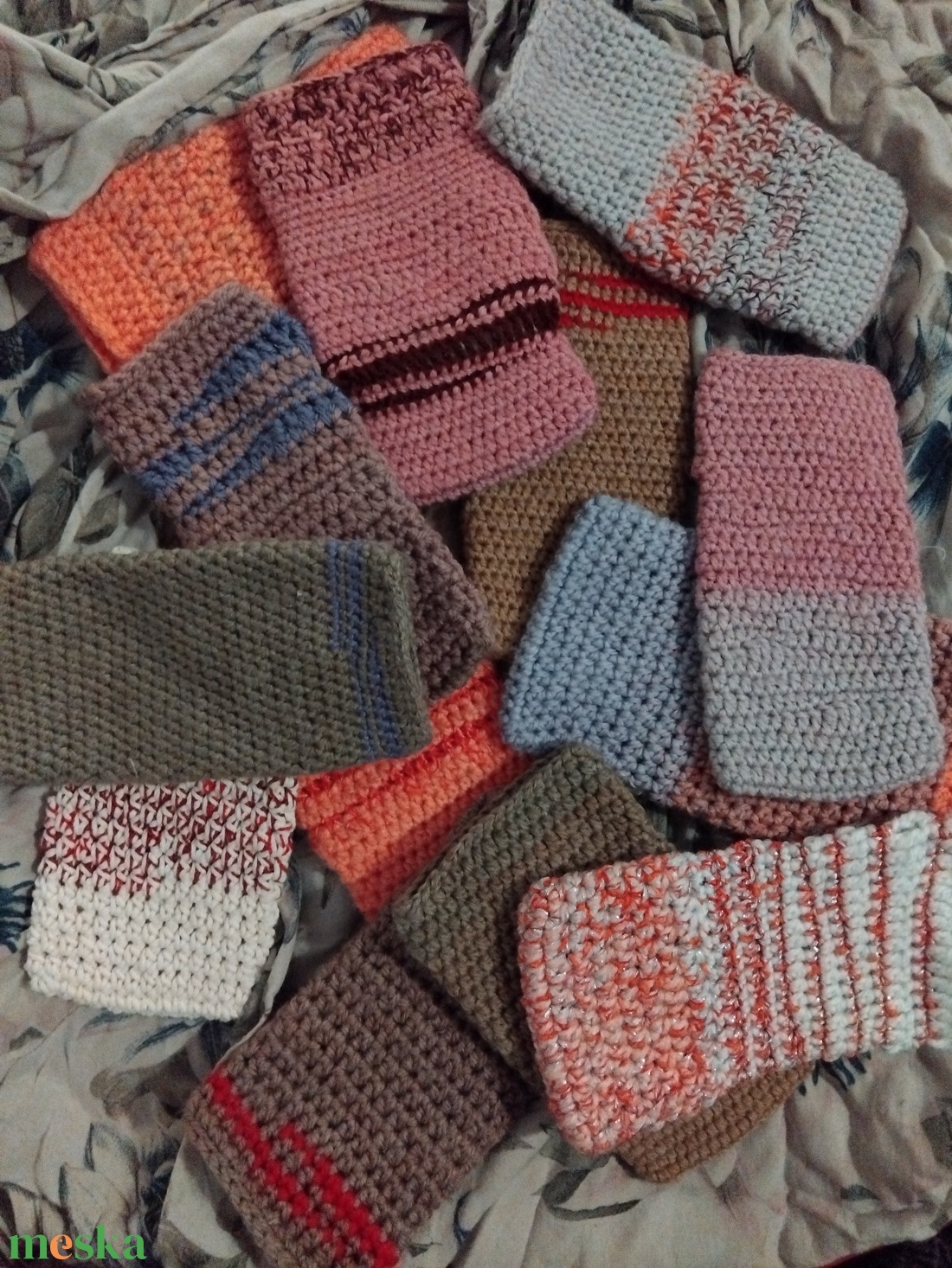 Zsepitartó, barackos - táska & tok - pénztárca & más tok - zsebkendőtartó tok - Meska.hu