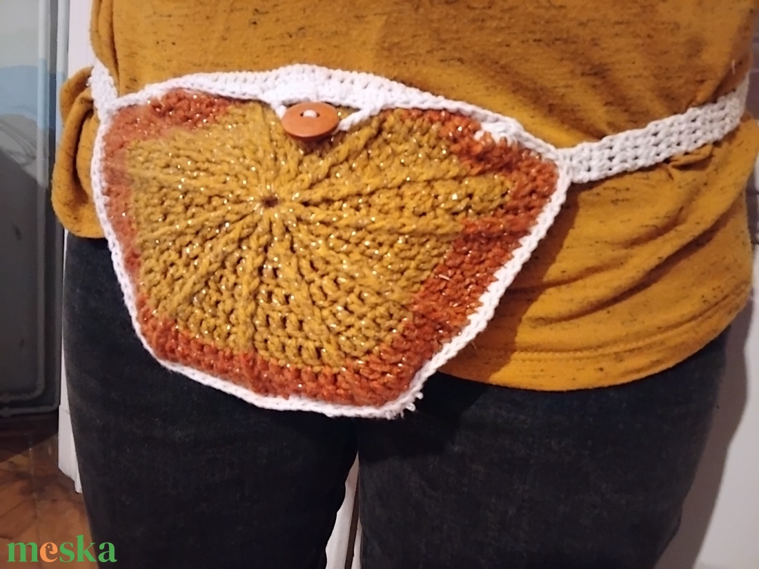 Horgolt övtáska, okker - táska & tok - övtáska - Meska.hu