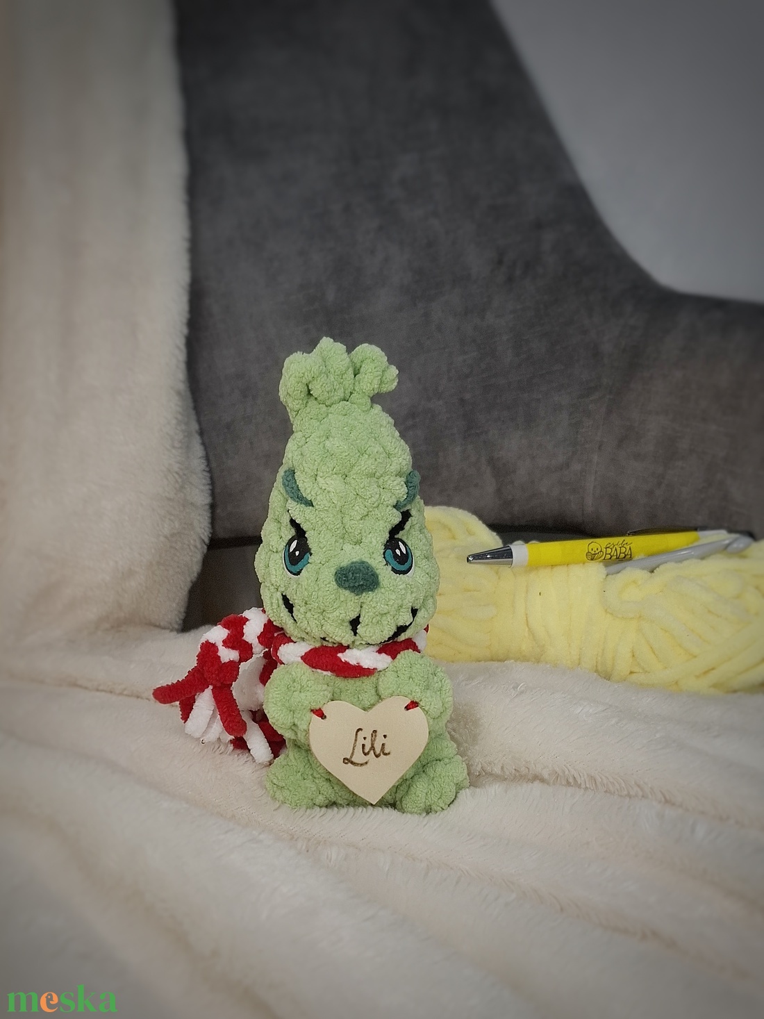 Horgolt kicsi grincs egyedi névvel - karácsony - karácsonyi lakásdekoráció - karácsonyi lakásdíszek - Meska.hu