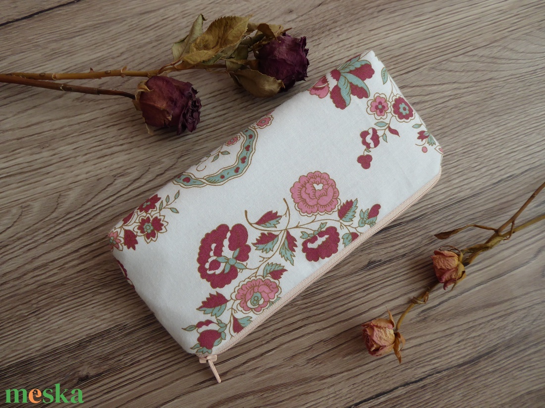 Rózsaszín virágos tolltartó, sminkes neszeszer - otthon & életmód - papír, írószer - tolltartó & ceruzatekercs - Meska.hu